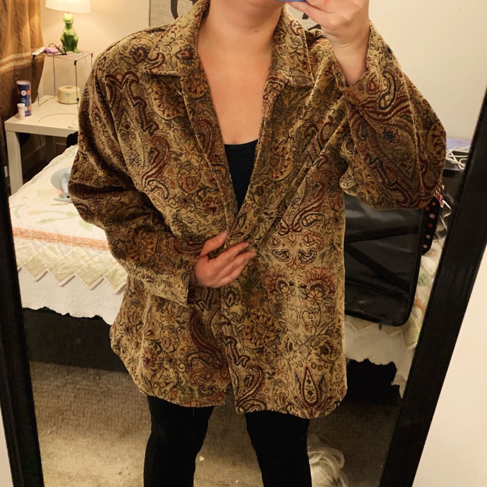 VINTAGE Beige Embroidered Tapestry jacket